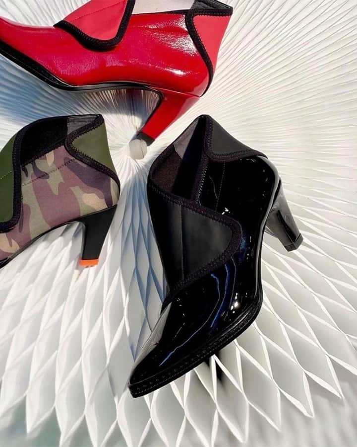 ユナイテッドヌードさんのインスタグラム写真 - (ユナイテッドヌードInstagram)「FURROW MID+HI //// A new AW20 style in festive colorways, perfect for the holiday season //// #AW20⁠ .⁠ .⁠ .⁠ #unitednude #fashion #architecture #killerheels #hautecouture #autumnwinter #design #heels #footwear #footweardesign #fashionfootwear #2020 #style #thefuture #futuristic #shoegame #streetstyle #lookoftheday #instafashion #instastyle #solecollector #minimalmovement #streetlook #summerstyle」12月22日 2時50分 - unitednude