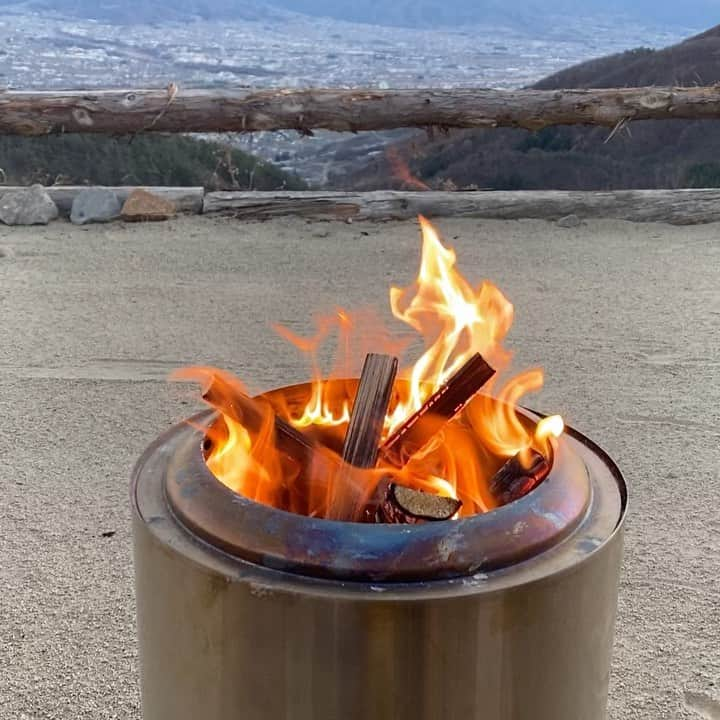 ピカ子のインスタグラム：「過日のソロキャンプ⛺️ 富士山と焚き火と翌朝の雲海と😀 おはようございます☀」