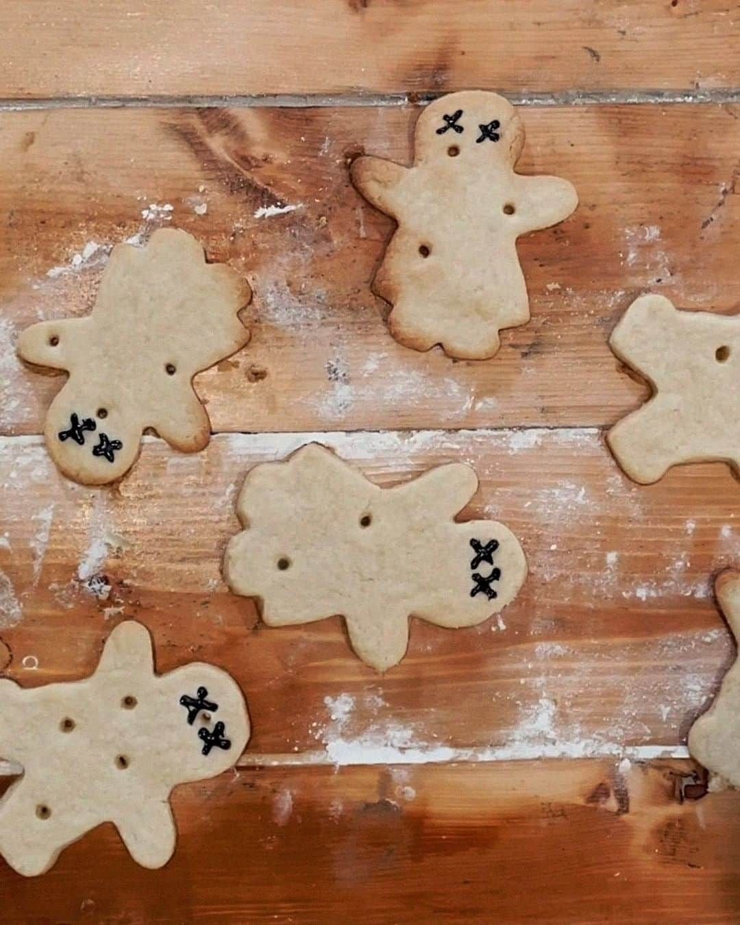 Primer Impactoさんのインスタグラム写真 - (Primer ImpactoInstagram)「Padres de #Parkland regalan galletas con balazos a la Asociación Nacional del Rifle.   Esto luego de que la #NRA pidiera en un tuit a #SantaClaus municiones a cambio de galletas.  Más información en el link de nuestra biografía.   Fotos: EFE/Manuel Oliver.」12月22日 3時28分 - primerimpacto