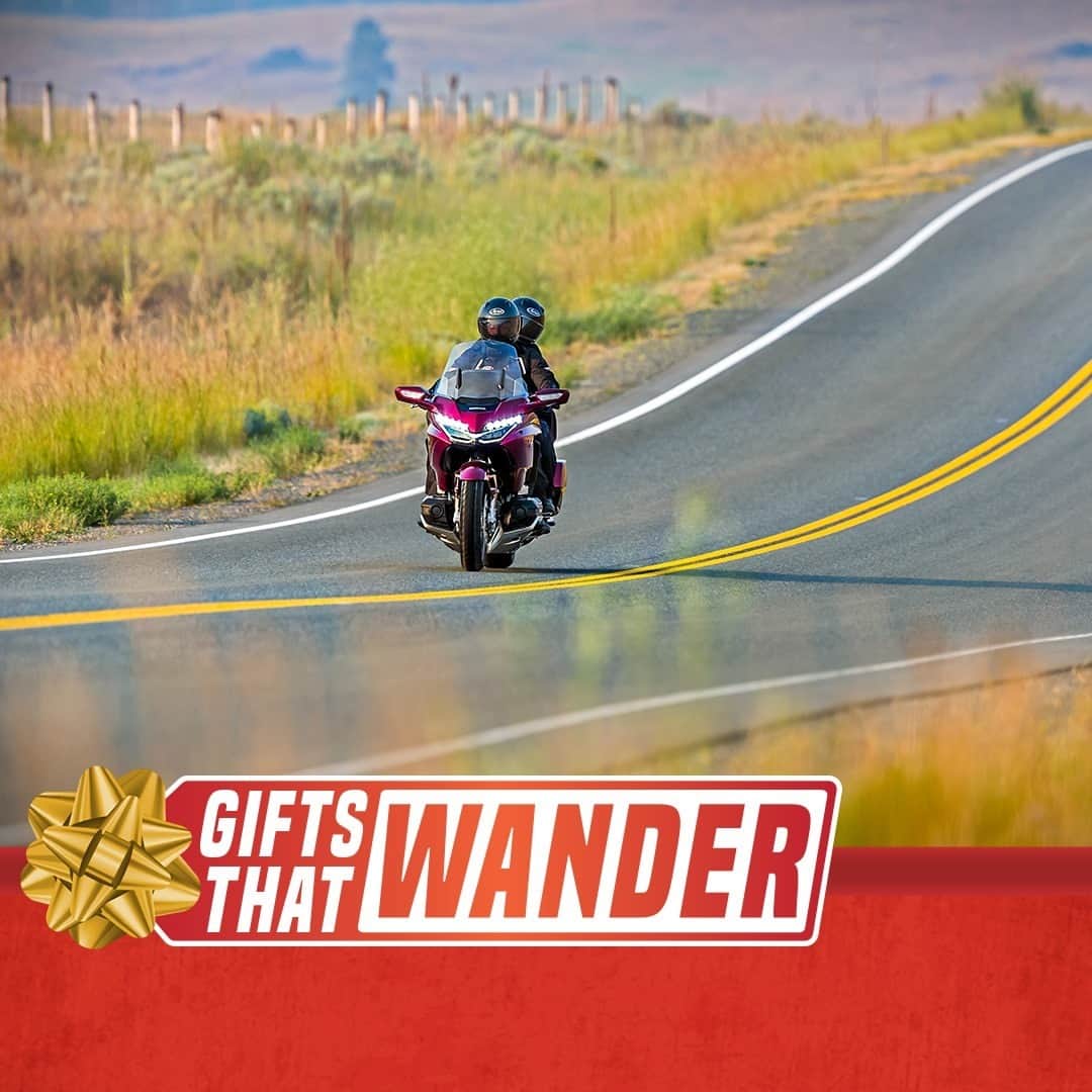 Honda Powersports USさんのインスタグラム写真 - (Honda Powersports USInstagram)「Hit the open road this holiday season with a gift that wanders. Additional gifts include but aren’t limited to: fresh air, beautiful scenery, and the thrill of adventure. #giftsthatgo #hondagoldwing」12月22日 3時30分 - honda_powersports_us