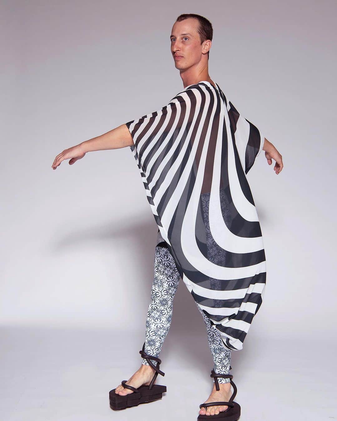 スリーアズフォーのインスタグラム：「Pre sale for SS 2021 is on until January 8 on our web shop! Featuring @calepsie in OP kaftan photography by: @qqhuangg print in collaboration with @mimakiusa @mimakiusa_textile @brittshaked」