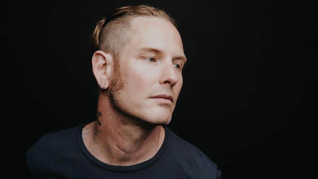 Kerrang!さんのインスタグラム写真 - (Kerrang!Instagram)「“My reasons for making music have never changed." Corey Taylor launches the Kerrang! rock star round-up of the year – talking touring with Slipknot, going solo on CMFT, and pledging to continue to dedicate himself to music. Read the full story now at the link in our bio 🔗 ⠀⠀⠀⠀⠀⠀⠀⠀⠀ 📸: @ashleyosborn ⠀⠀⠀⠀⠀⠀⠀⠀⠀ @coreytaylor #kerrang #kerrangmagazine #coreytaylor #cmft #slipknot #rock #metal」12月22日 3時38分 - kerrangmagazine_