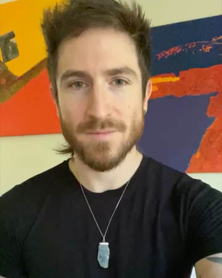 ウォーク・ザ・ムーンのインスタグラム：「moving into a new chapter  Kevin is no longer a member of the band.  Sean, Eli, and I are continuing as WALK THE MOON.  you are our community, and we love you. <+>」