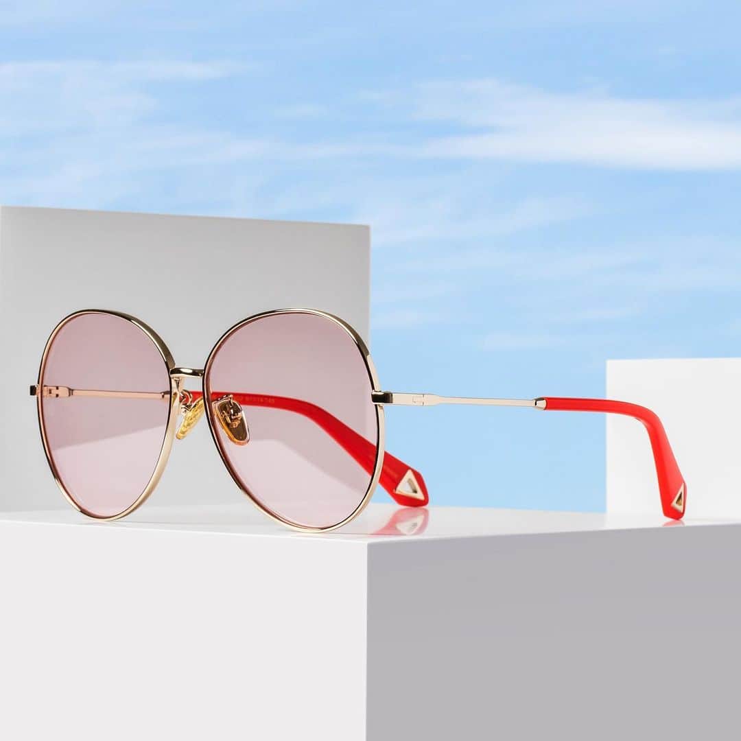 カレンウォーカーのインスタグラム：「‘Afterglow’ from our latest eyewear collection, still shipping from karenwalker.com」