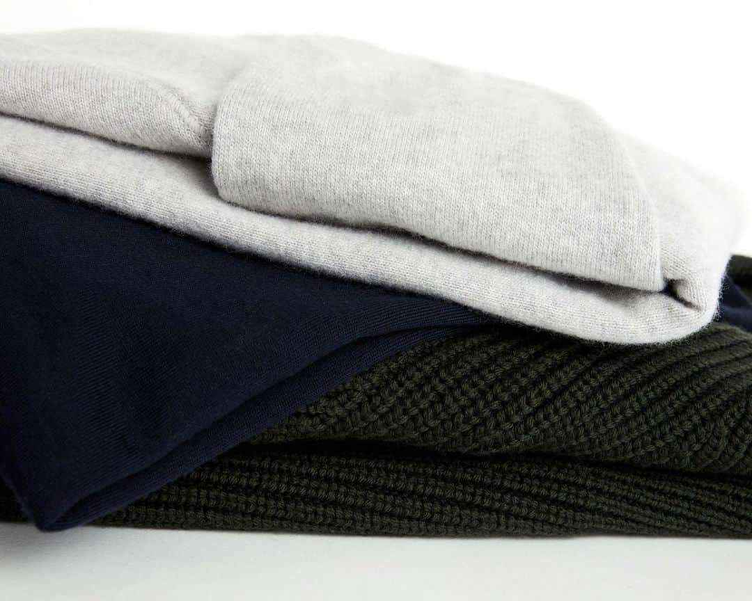 ウォントのインスタグラム：「Warm knits to relax in.  #wantlesessentiels」