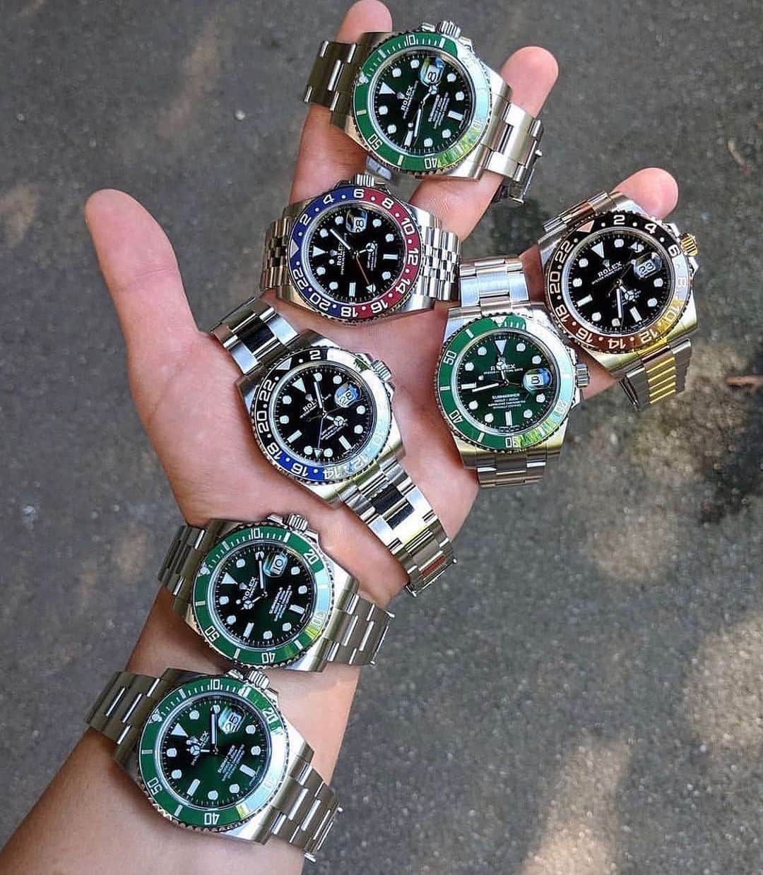 Daily Watchさんのインスタグラム写真 - (Daily WatchInstagram)「Hand full of Rolex Watches ✋🏼 Do you see anything you like? Photo by @thewatchthief」12月22日 4時43分 - dailywatch