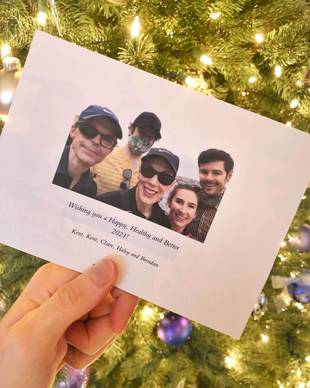ブレンダン・ロビンソンさんのインスタグラム写真 - (ブレンダン・ロビンソンInstagram)「The Robinson Family #Christmas Card 2020!! 👨‍👩‍👦‍👦🎄⛄️🎅🏻 . . . #family #holidays #cheer #love #2020 #christmastree #christmascard #home」12月22日 4時54分 - brendanrobinson