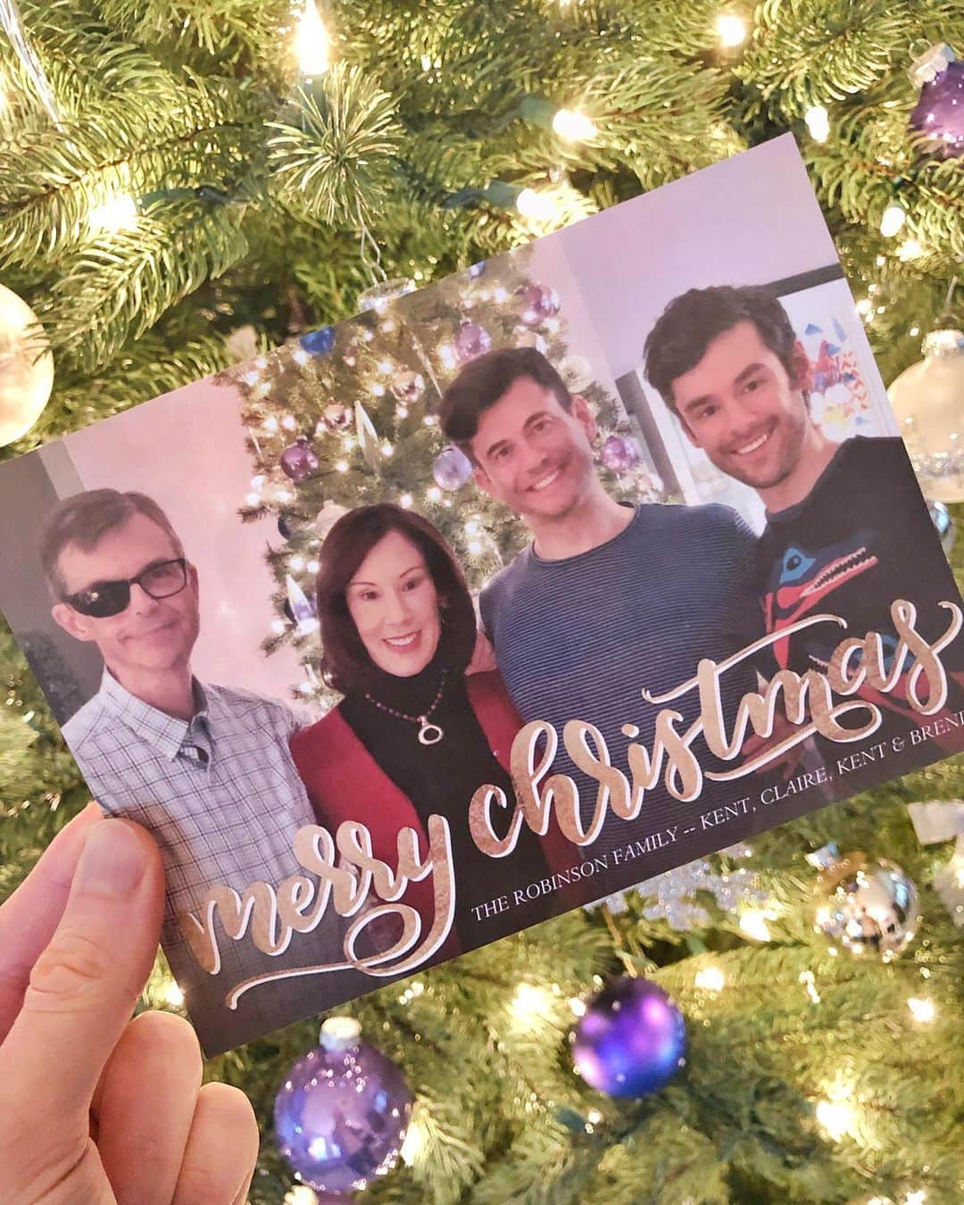 ブレンダン・ロビンソンさんのインスタグラム写真 - (ブレンダン・ロビンソンInstagram)「The Robinson Family #Christmas Card 2020!! 👨‍👩‍👦‍👦🎄⛄️🎅🏻 . . . #family #holidays #cheer #love #2020 #christmastree #christmascard #home」12月22日 4時54分 - brendanrobinson