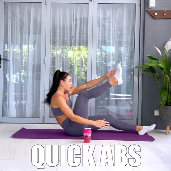 Danielle Robertsonのインスタグラム：「QUICK ABS  Make sure to give this workout some love (double tap) and save for later! Another banger ab workout with my fav @womensbest BCAAs by my side ❤️  Don’t have time for a slow or long ab workouts? Well I’ve got just the thing: QUICK ABS Imagine finishing your quick ab workout and having quick protein oats as your post-workout meal or a @womensbest protein shake, you’d be the most productive human ever. What will you do with all your spare time? Here are a list of options:   - Comment on this post to let me know how you went with this workout  - Think of cute/fun friendship names for us as new workout buddies - Like & Subscribe to my Youtube Channel… so many great options   But seriously, if you’re strapped for time this is the perfect workout for you or even add it to the end of your workout as an ab finisher    WORKOUT   2 SETS   30 sec Toe Tap V Ups  30 sec Lying Leg Raise w/ Tuck  30 sec Circles (each way) 30 sec V-Taps   FINISHER:   Dish - Until Failure」