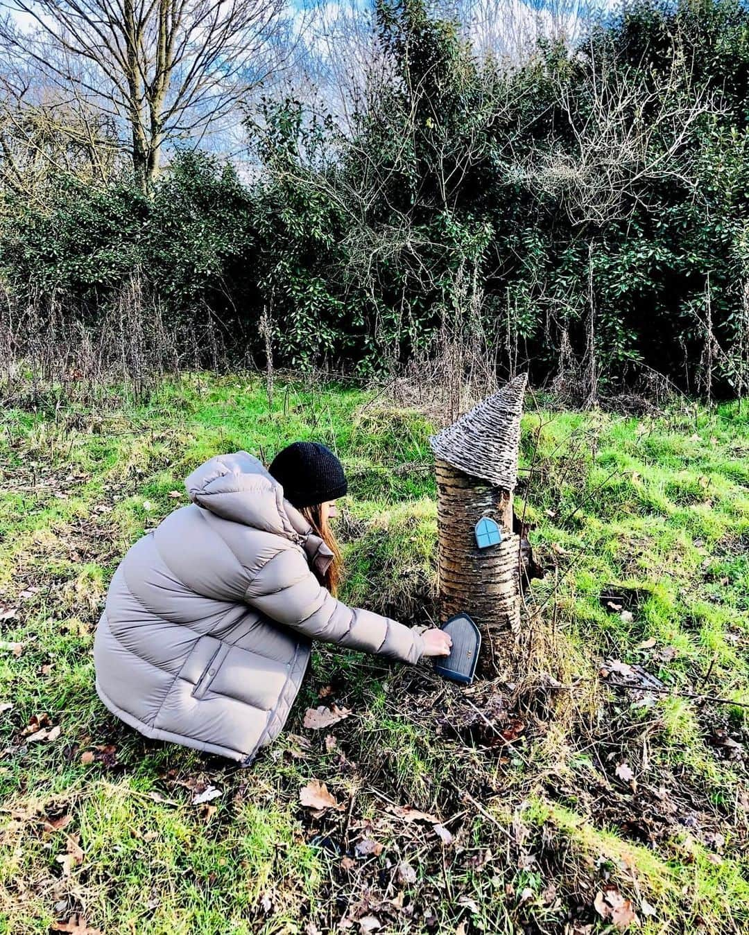 リリー・コリンズさんのインスタグラム写真 - (リリー・コリンズInstagram)「Missing the Christmas countryside this year. Sending love to everyone on the other side of the pond!...」12月22日 4時57分 - lilyjcollins