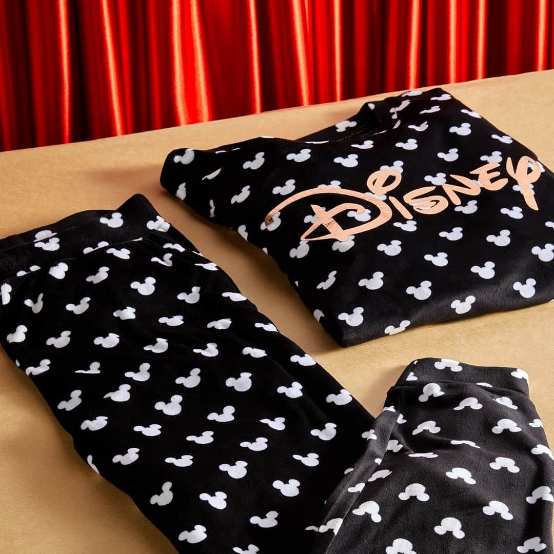 プリマークさんのインスタグラム写真 - (プリマークInstagram)「All the ❤️s for this cosy set! Top and bottoms £10/€12/$14 each #Primark #PrimarkXDisney」12月22日 5時00分 - primark