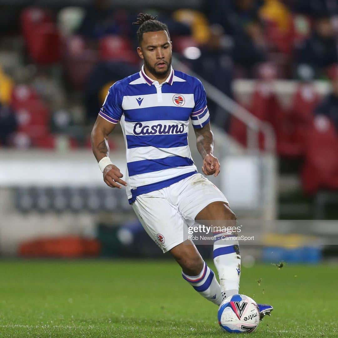 リアム・ムーアのインスタグラム：「200 games later. The journey continues ...🙏🏽💙 @readingfc」