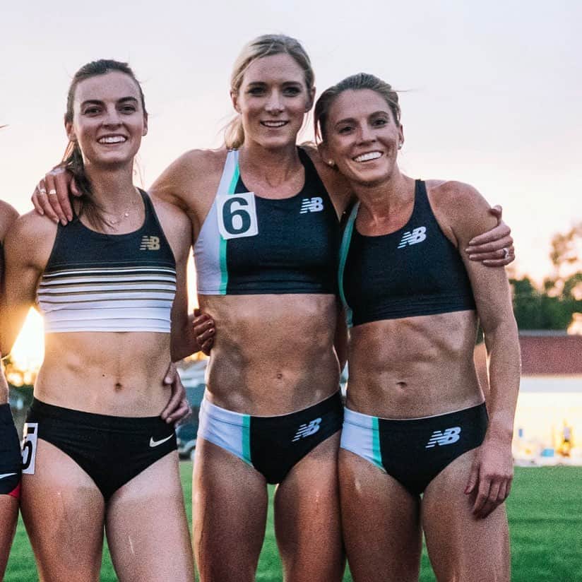 エマ・コバーンのインスタグラム：「We’re the three best (New Balance) friends that anyone could have, the three best (New Balance) friends that anyone could have 🎶 congratulations to @dani.joness on signing with @newbalance !! We are so lucky to have you in Team Boss and @newbalance just gained a gem with you. The best!!」