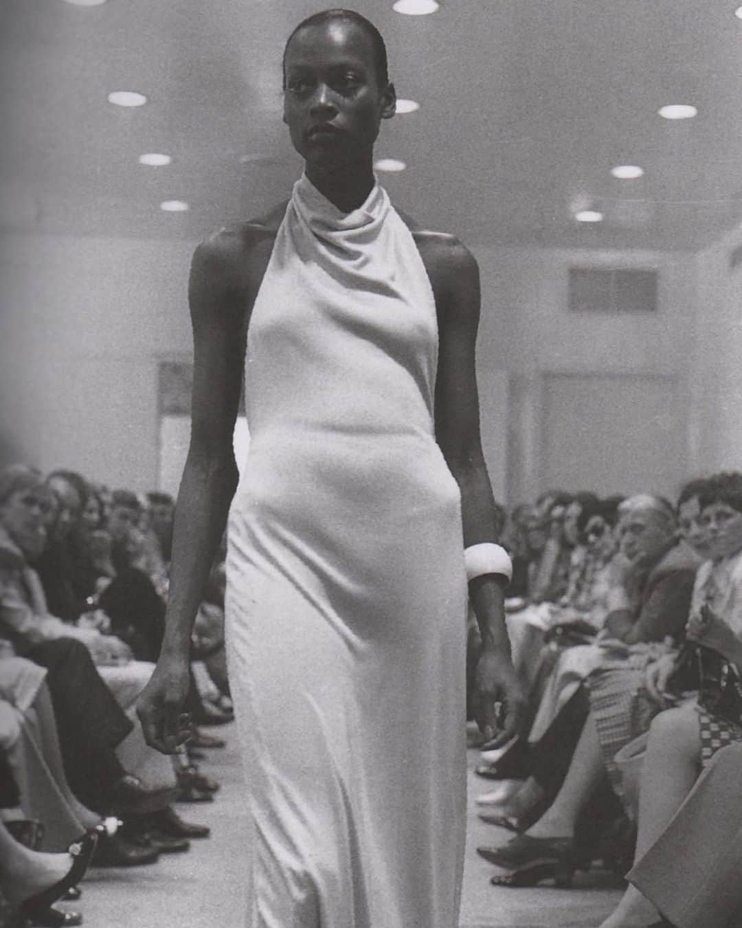 ホルストンのインスタグラム：「Winter whites. ⠀ ⠀ Naomi Sims in Halston Fall/Winter 1972」