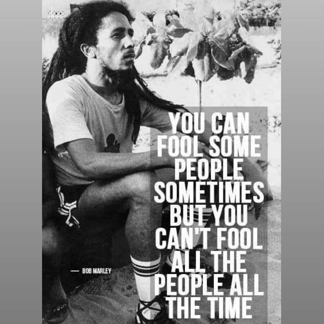 ジーナ・カラーノのインスタグラム：「And Abraham Lincoln said it before him.. which.. makes it a solid quote. 😊」