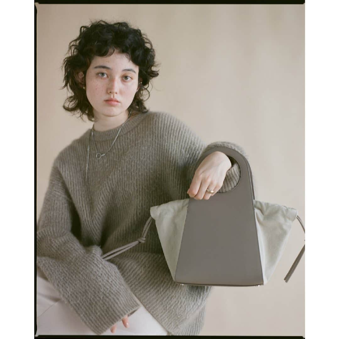 ADINA MUSEさんのインスタグラム写真 - (ADINA MUSEInstagram)「ITEM:NEW MOON TOTE PRODUCT NUMBER:JE0707M COLOR:WALNUT PRICE:￥19,000  #adinamuse#adinamusebag#アディナミューズ#アディナミューズバッグ#gentlewoman#関マリアンナ」12月22日 5時19分 - adinamuse