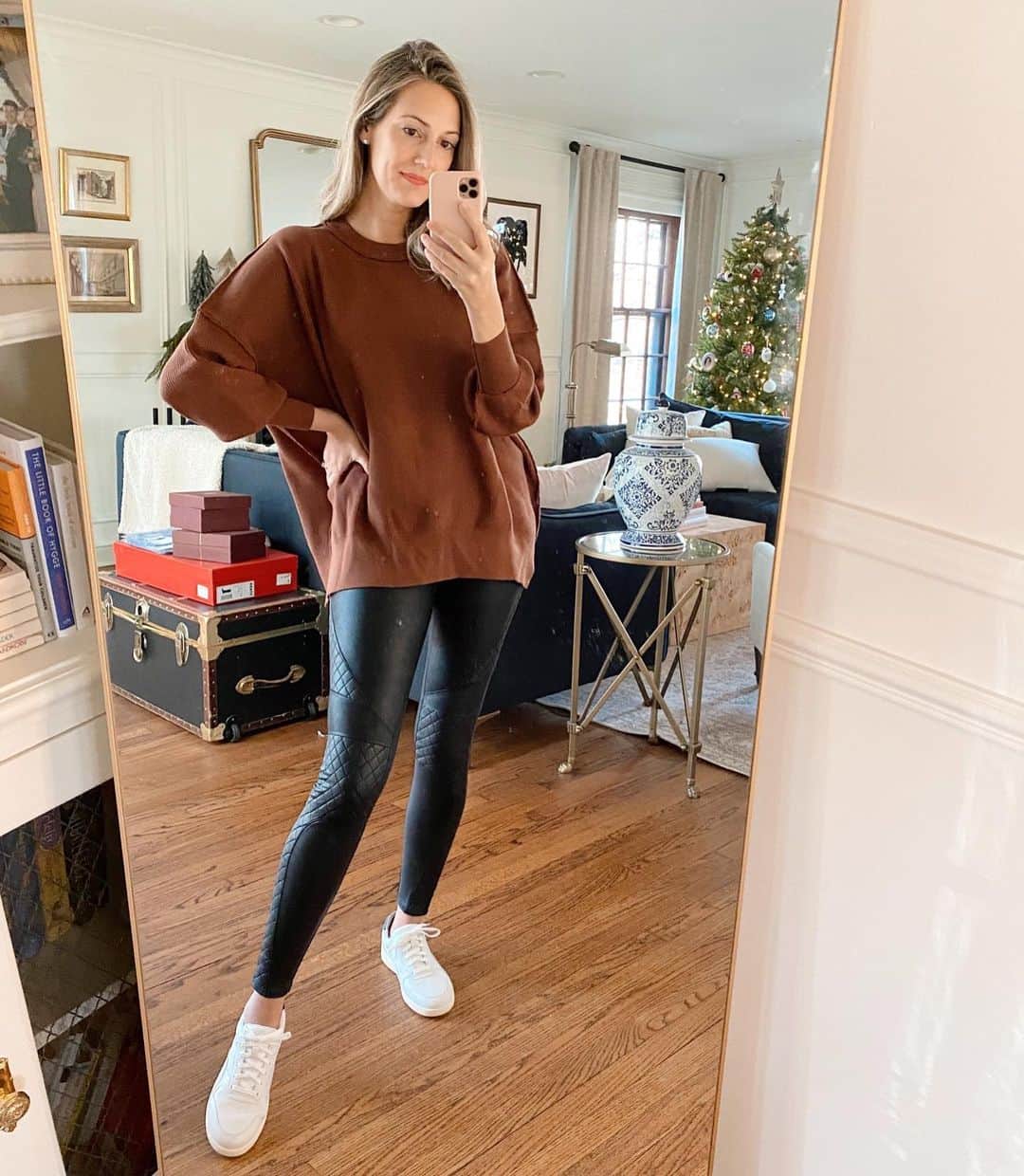 Anna Jane Wisniewskiのインスタグラム：「Tips for getting into the Christmas spirit:  1. Watch the cheesiest holiday lifetime/hallmark movie possible (maybe make a drinking game out of it) 2. Bake your favorite Christmas cookie (give some to friends/neighbors, too!) 3. Drive around and look at the lights.  4. Wrap presents! Actually wrap them if you want to get into the spirit—no bags allowed. Listen to the Vince Guaraldi Charlie Brown soundtrack in the background.  5. Donate to your local food bank! 6. Think of your favorite holiday tradition growing up and make it happen (mine was eating shrimp, artichokes, and cheesy potatoes on Christmas Eve—you bet I’m doing that). 7. Hide your phone and watch your favorite childhood holiday movie.  Any other tips for those not feeling it yet?!  http://liketk.it/34nLj #liketkit @liketoknow.it #LTKunder50」