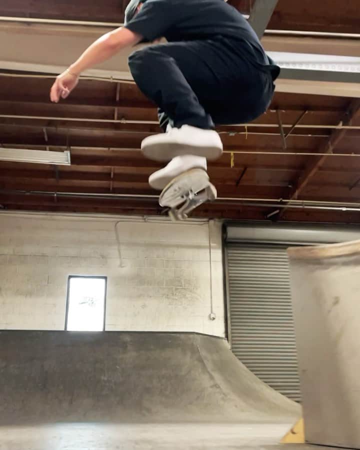 シェーン・オニールのインスタグラム：「New tricks 🥶」
