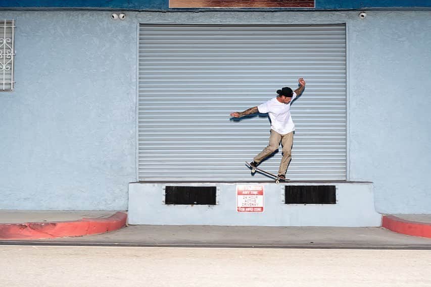 Vans Skateさんのインスタグラム写真 - (Vans SkateInstagram)「@AVE charging through a max speed nosegrind in his limited edition @Vans x @FuckingAwesome AVE Pro. Find them along with all the current AVE Pro colorways at a skate shop near you. For more info visit vans.com/skate 📷: @AAcostaa」12月22日 6時20分 - vansskate