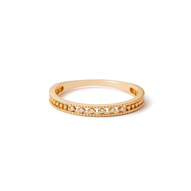 nojess_officialさんのインスタグラム写真 - (nojess_officialInstagram)「.﻿ 【2020 Winter Collection_ring & pinky ring 】 ﻿ 繊細に煌めくダイヤモンドやゴールドの輝きで手元を華やかに彩るリングやピンキーリング。﻿ ﻿ 重ねづけもしやすいシンプルなデザインは、 記念日や自分へのご褒美にひとつ、またひとつと、素敵に年を重ねるようにお気に入りにプラスして。﻿ ﻿ レイヤードで自分らしいオリジナリティーのあるコーディネートを楽しんで。 ﻿ ﻿ #nojess #jewelry #coordinate #ring #pinkyring #ノジェス #アクセサリー #ジュエリー #コーディネート #リング #ピンキーリング #プレゼント #ギフト #ご褒美 #クリスマスプレゼント」12月22日 17時31分 - nojess_official
