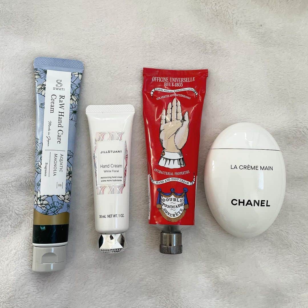 長瀬礼華のインスタグラム：「. My favorite hand creams ☁️ . . . #ハンドクリーム #chanel #buly1803 #buly #barneysnewyork #jillstuart #conranshop #conran #swati #aquaticmagnolia #コスメ #ハンドケア」