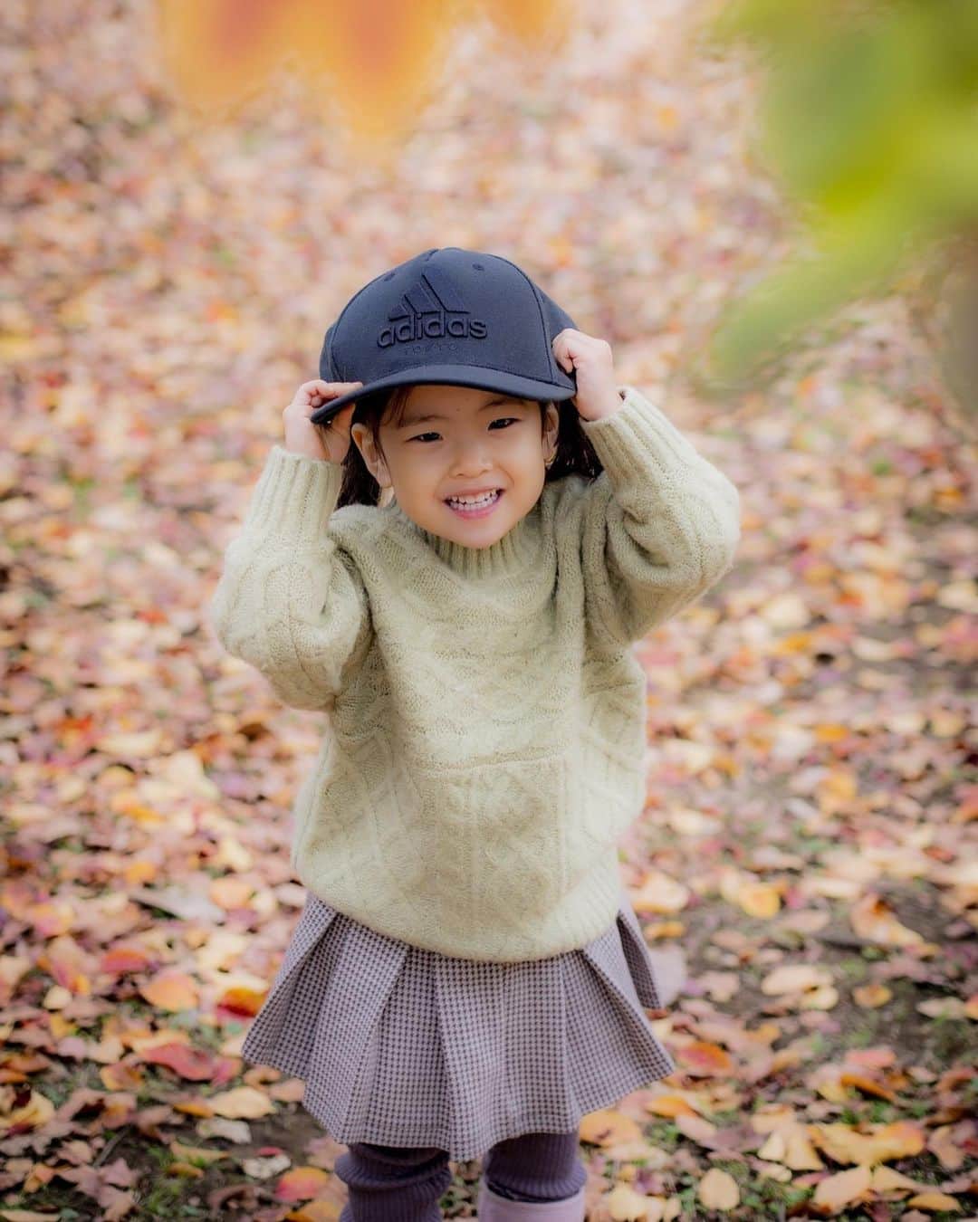 遠近由美子さんのインスタグラム写真 - (遠近由美子Instagram)「こんな泣き顔もまた、懐かしく愛おしく思う日がきっとすぐに来るね。。  成長のはやさを実感中。。  根っこにつまずいて、コケました🤣笑　  可愛い、可愛い😆❤️  #２歳10ヶ月 #泣き顔も可愛い  #親ばか万歳」12月22日 16時48分 - yumiko_tochika