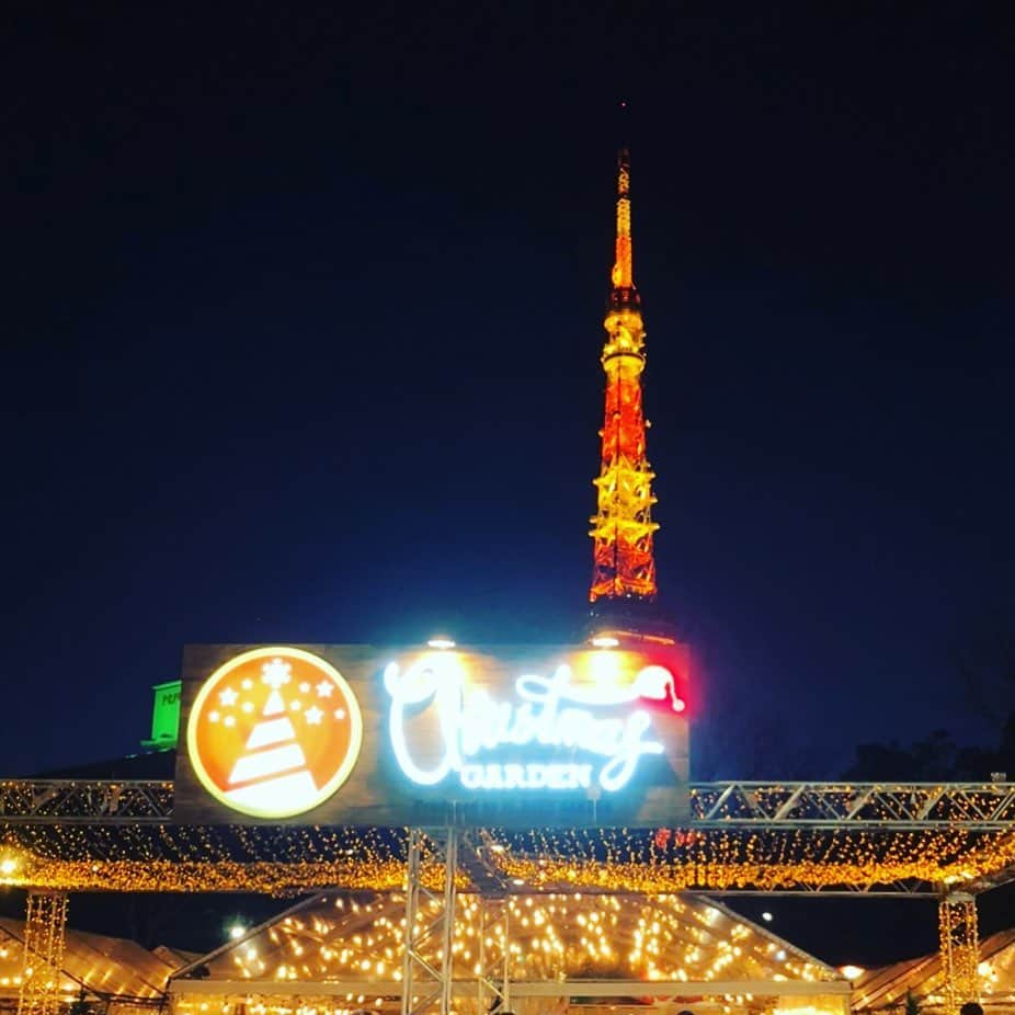 のインスタグラム：「有坂美香&The Sunshowers 12/20 クリスマスガーデンでの2回ステージ、無事終了しました❣️ 次回は12/25(金) 14:15 からと　16:00から イベント最終日となります🎅 観覧無料です♪  #日比谷クリスマスマーケット2020  #クリスマスガーデン #有坂美香andthesunshowers」