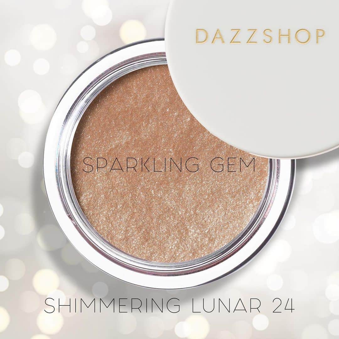 dazzshop officialさんのインスタグラム写真 - (dazzshop officialInstagram)「. 《 2020 HOLIDAY COLLECTION 》 . "DAZZLING RESONANCE" . . ■2020 HOLIDAY COLLECTION Ⅱ —————————————————————————— . ◇SPARKLING GEM SHIMMERING LUNER 24◇ スパークリングジェム シマリングルーナー . ジュエリーのような煌めきを宿す、透明感のある繊細なゴールドで目元にもデコルテにも。 . . #DAZZSHOP#ダズショップ#holiday#ホリデー#ホリデーコレクション#クリスマスコフレ#クリスマスコフレ2020#eyemakeup#makeup#beauty#cosme#ビューティー#メイク#アイメイク#コスメ #dazzshop_beauty」12月22日 17時00分 - dazzshop_official
