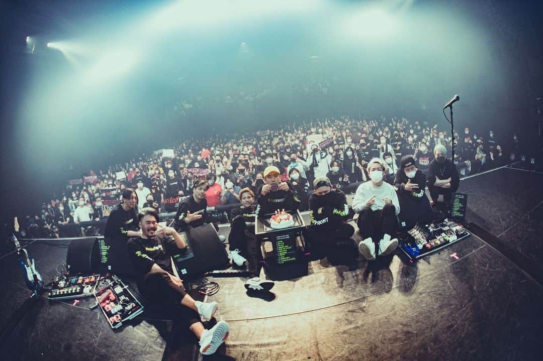 桜井誠さんのインスタグラム写真 - (桜井誠Instagram)「UNITED FRONT2020仙台GIGS 最高の時間をありがとう。 ステージに立てる事が当たり前じゃなくなった今、こうして音を鳴らせる事に感謝。 SiMも最高にかっこよかった！ 次は29日MONOEYESとガチンコ💪 photo by @nekoze_photo」12月22日 17時01分 - m_sakurai_da