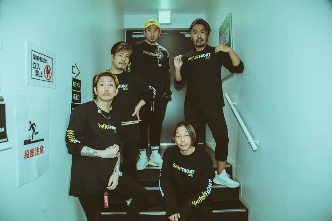 桜井誠のインスタグラム：「UNITED FRONT2020仙台GIGS 最高の時間をありがとう。 ステージに立てる事が当たり前じゃなくなった今、こうして音を鳴らせる事に感謝。 SiMも最高にかっこよかった！ 次は29日MONOEYESとガチンコ💪 photo by @nekoze_photo」