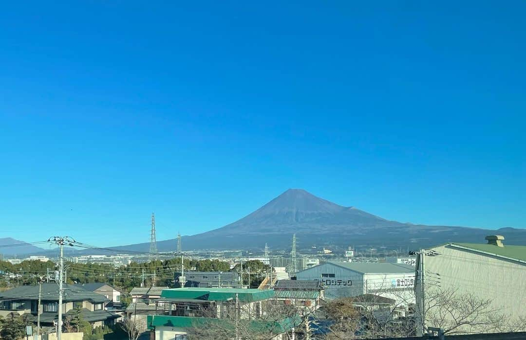 皆藤愛子さんのインスタグラム写真 - (皆藤愛子Instagram)「❤︎ 雪は…？？🗻 #ゴゴスマ #名古屋 #富士山 #12月」12月22日 17時08分 - aiko_kaito_official