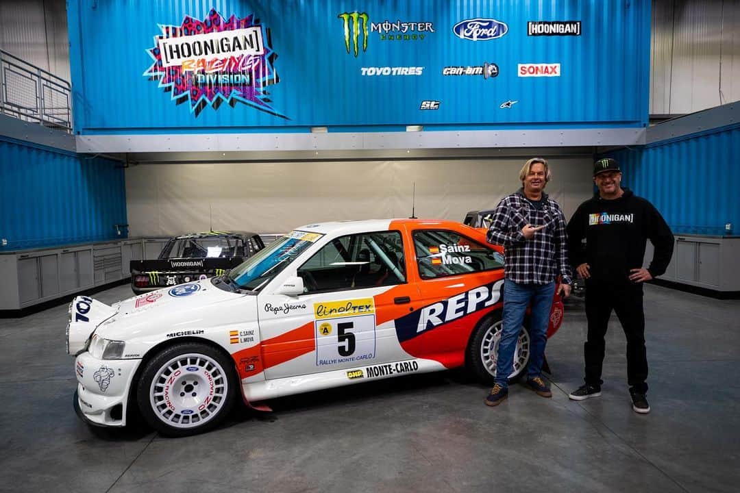 ケン・ブロックのインスタグラム：「My friend Mr. @JorgenMollerJr (owner/operator of SnapLock) recently bought this very nice 90’s Ford Escort RS Cosworth WRC replica. He stopped by the Hoonigan Racing shop last week so we could check it out - and he even let me take it for a quick spin around the block! It’s rad to see another Cossie find a home here near my hometown in Utah. #FordEscort #HRD_HQ」