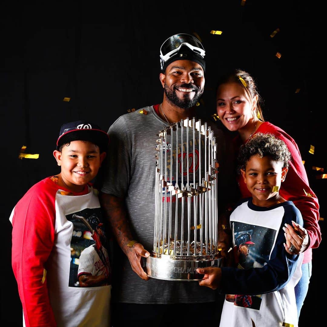 ハウィー・ケンドリックのインスタグラム：「After 15 MLB seasons, I’ve decided to retire from the game of baseball. A dream that started as a 5 yr old boy in the town of Callahan, Florida.  I will be forever grateful for the many life lessons baseball has taught me on this 32 yr journey. I want to give praise and thanks first to God and secondly my grandmother, Ruth Woods, who laid the ground work and introduced me to the game of baseball. To my Wife Jody, my sons Owen and Tyson, I love you more than anything in this world. Thank you for sticking it out on this ride I called a dream. After all of this we’ve made it to dad being home everyday. I’m looking forward to being a constant pain in your butt day in and day out. To everyone in Callahan who did their part to keep me on the straight and narrow, you’ve never been forgotten. To the LA Angels,  thank you for taking a chance on me in 2002 and helping me blossom into the consistent player I became. To the Dodgers, although the opportunity to wear Dodger Blue  was brief, it will always be cherished. To the Philadelphia Phillies, thank you for helping me understand what it meant to become a leader and veteran. Last but not least, my Beloved Washington Nationals,  thank you for embracing me as one of your own. I feel as though I’d been a National my whole career and the wild, humbling and crazy ride we had in 2019 truly culminated everything I’d learned in my career, and we all became World Champions. To my teammates throughout the years, thank you for the times and hardships we’ve shared. I’ve learned from you and hopefully taught some of you the bits and pieces I got from the guys before me. To the fans, without your support and love for the game, our stage and lights would not shine as brightly as they do. Know you will be missed as well. I will always love the game of baseball and will constantly reflect on the  lifelong memories made. For now, it’s time to drop the mic and enter a new stage of my life.   Thank You!  Howard Kendrick」