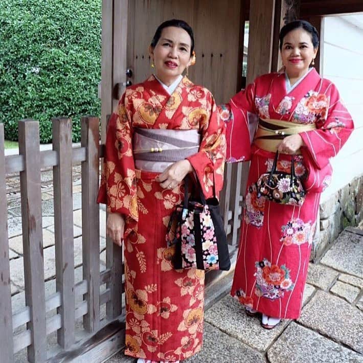 Rianti Cartwrightのインスタグラム：「Selamat Hari Ibu ❤️❤️ #MumandInang #somuchlove Happy Mother’s Day to all the mums and future mums out there 😘😘❤️.」