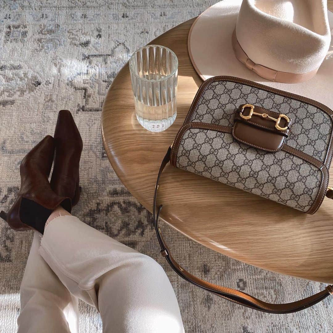 Helena Glazer Hodneのインスタグラム：「Three days, three different handbags. All of these are from @fashionphile & I decided to spring for the #CelineBox because I simply could not part with it. Although, lets be honest, all three of these are pretty incredible. Do you have a favorite from these three?  @fashionphile has quickly become my favorite site for preowned, luxury handbags that are always guaranteed to be authentic because that is the foundation of their business. I recently learned that the founder created FASHIONPHILE University, where they have an extensive collection of guides and classes to really get into the nitty gritty of authenticating a designer handbag and luxury jewelry.  Every single item that comes through their doors is inspected by a team of highly-trained authenticators- trained in that particular brand or category.  It's kind of amazing 👏🏻🙌🏻 #fashionphile」