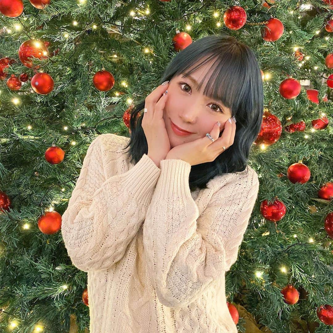杉山優華のインスタグラム：「🎅🎅🎅 . . . . 吉本本社今年も可愛くなってたヤー」