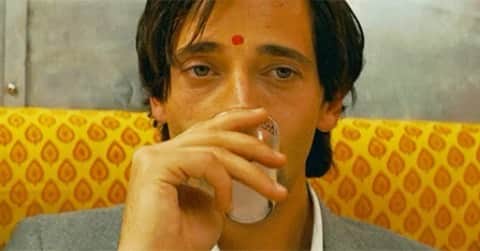 エイドリアン・ブロディのインスタグラム：「🍈 #sweetlime #thedarjeelinglimited #thirsty」
