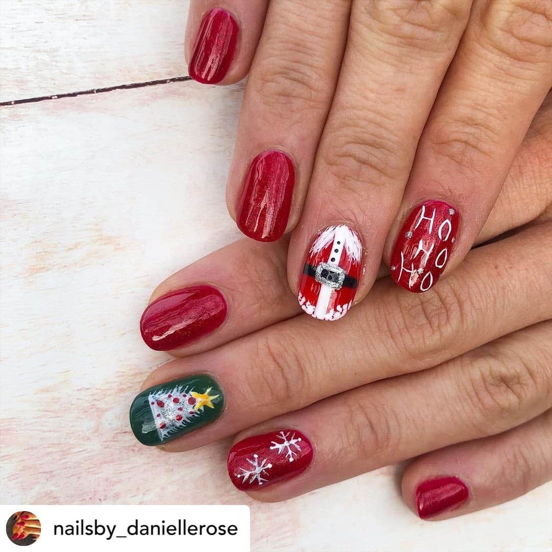 Nail Designsさんのインスタグラム写真 - (Nail DesignsInstagram)「Credit • @nailsby_daniellerose Ho Ho Ho 🎅🏻  Classic Christmas 🎄  • • • • @ibdbeauty  cosmic red  • #holidaynails #nails #nailart #nailsofinstagram #summernails #acrylicnails #glitternails #nailsonfleek #gelnails #inspire #nailsoftheday #nailinspo #naildesigns #ombrenails #naildesign #weddingnails #manicure #nailstyle #gelpolish #naturalnails #nail #christmasnails #nailswag #nailsnailsnails #nailstagram #pinknails #chromenails #marblenails #nailpro #nailspafeature」12月22日 9時50分 - nailartfeature