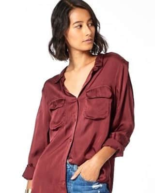 ヤング・ファビュラス&ブロークのインスタグラム：「DAY 10! 50% OFF all Shirts & Blouses 🎄Head to our website to unlock this special today #12daysofchristmas #yfbclothing」