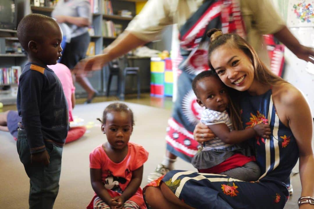 美馬寛子のインスタグラム：「While at @londolozi I had the chance to visit and learn about the Good Work Foundation (GWF) @goodworkfoundation . GWF currently provides access to digital learning to over 6000 students per month in South Africa. GWF also promotes community & women empowerment whose digital learning campuses are 75% led and managed by women and 80% of their adult students are young women. Visit www.goodworkfoundation.org to learn more about this incredible organisation. This photo was in the GWF creche at Londolozi with some of the joyous little toddlers and pre-schoolers 📚  . . . . . .  #londolozi #southafrica  #exploresouthafrica #southafricaza #wowsouthafrica #safari #travel #africa #travelafrica #thisissouthafrica #beautifuldestinations #love #missuniverse #stayhome #school #learn #study #education #donate #empower」