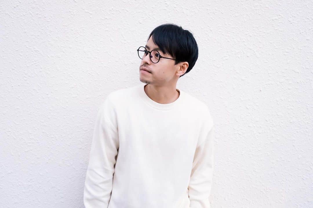 MYKITA SHOP TOKYOのインスタグラム：「プラスチックとメタルを組み合わせたLITE ACETATEシリーズのTOMKIN_A black/blackです。 クリップオンのサングラスもご用意がございます。 Acetate with stainless steel frame, TOMKIN_A black/black. Clip-on shades are also available.  — #MYKITA」
