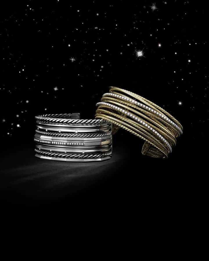 デビッドヤーマンのインスタグラム：「Signature pieces. Created with a sculptor’s eye, our designs explore the play of light on metal. #TapToShop #DavidYurman」