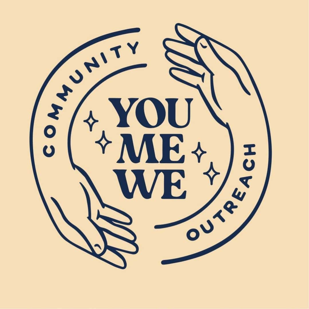 ゾーイ・ドゥイッチのインスタグラム：「FELLOW LOS ANGELENOS: if you’re looking for a way to help out during the holiday season but don’t know how please keep reading.   My beautiful friend has started a community outreach project with a very simple concept: putting donations directly into the hands of people who need it. I have put a link in my bio and whatever you purchase from the wishlist will be sent to her and she’ll deliver. If you are not comfortable purchasing via amazon, you can also venmo her at youmewe, or send costco gift cards.   There are SO many homeless people in Los Angeles, a place that is filled with so much wealth and and so many resources, but we are conditioned to just walk by these people and ignore them. This project is about getting basic supplies to these people but also to serve as a reminder that they are human beings who need and deserve love and comfort and safety. Unfortunately our systems fall short at providing the safety nets needed for so many. Our homeless population has gone up almost 13% since 2019 and is on the rise. More and more people who were on the fringes of poverty are now being pushed into homelessness through this pandemic, especially due to our lack of affordable housing.   We need to spread love and take care of each other through these incredibly hard times… Taking care of our community is a form of self care. Love has a ripple effect and it’s all apart of working towards the kind of world we want to live in, one with a lot more compassion. Ok. NOW CLICK THE LINK IN MY BIO.」
