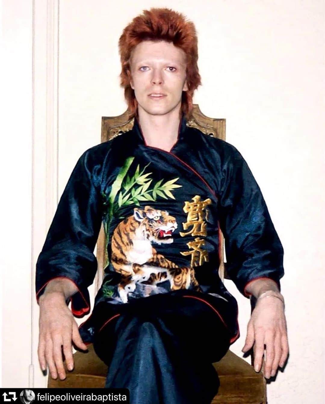 のインスタグラム：「#repost @felipeoliveirabaptista  ・・・  DAVID & GAÏA THEN & NOW @davidbowie @cheezylove2 @raffaele_cariou @kenzo @kansai_yamamoto_official #kenzoxkansaiyamamoto #kenzofob #felipeoliveirabaptista」