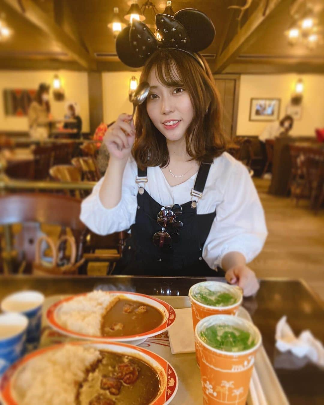 千葉えりかさんのインスタグラム写真 - (千葉えりかInstagram)「以前インスタが苦手と相談したところ ちさちゃんから 『野球女子はインスタ映えを気にしないこと！』 というアドバイスを受けたことを思い出しまして（笑） インスタをまた頑張ろうと思っている次第なんですが そんなことを思い始めた矢先に 自分の顔面が嫌いすぎる時期に突入して （この波1年に2、３回くる笑） ぬぉぉぉぉぉってなってます😂  ってことでまたもや過去pic  辛いの好きだけどカレーは甘口派🍛❤️  サボってたってわけじゃないけど 努力し続けたその頑張りがないと 自分のことを好きにはなれないんだから ちゃんと努力し続けようね。  と言い聞かせております。  よし、また今日から毎日自分を高めるために頑張るぞ😤😤😤」12月22日 11時34分 - erika_chiba