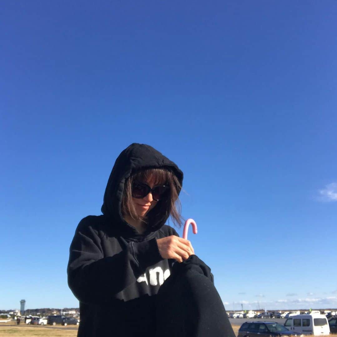 mitsuxmitsu24のインスタグラム：「just keep smiling even though waves get bad🌊 * * 乗れなくても波のせいではない。自分の未熟さゆえ。だから笑顔でね😆 * * #surfing #surfer #surfergirl #surfinglife #surfstyle #smile #サーファー #サーフィン女子 #サーフィン #サーファーガール #波乗り女子 #波乗り」