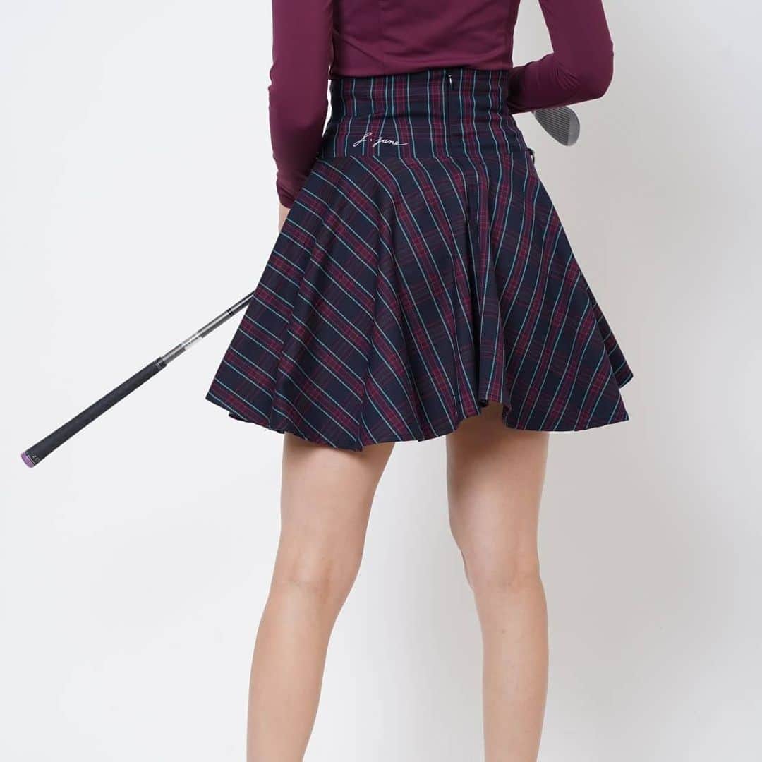 J.JANE JAPANさんのインスタグラム写真 - (J.JANE JAPANInstagram)「. Tops Oblique line button T-shirt（Purple） ¥25,000 . Bottom Corset flare skirt（Navy） ¥27,000 . #golf#골프 #ゴルフ#golfwear #j_jane #j_jane_golf #スポーツ#golfswing #ドライバー#アイアン#golf#fashion#韓国ファッション#ゴルフ好き#golfing#golfer #ゴルフウエア #ゴルフスイング#ゴルフ女子#ゴルフ男子#トレーニング#ゴルフ部#ゴルフ初心者#打ちっ放し#パター練習#コンペ」12月22日 12時09分 - j.jane_japan