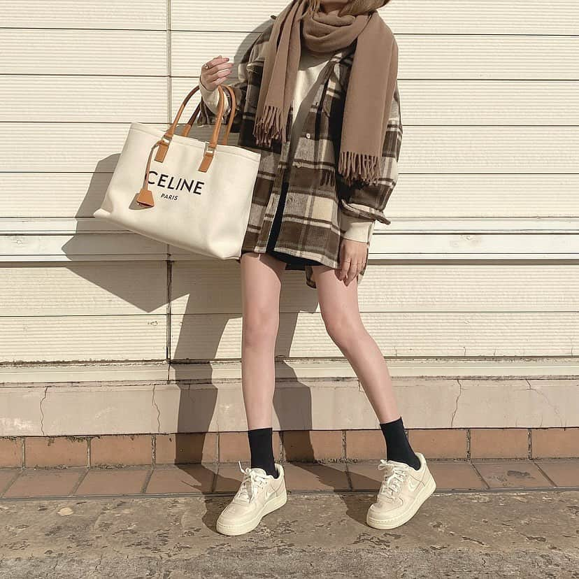 Maiさんのインスタグラム写真 - (MaiInstagram)「・ stussy×NIKEのAF1👟早速履いたー🙌 ・ これ本当可愛い🧡🧡 #ootd #celine #celinebag #apc #sneakers #stussy #nike #stussynike #nikeairforce1 #af1」12月22日 17時41分 - maimaimai1016