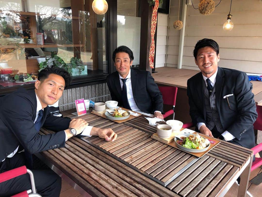 豊田陽平さんのインスタグラム写真 - (豊田陽平Instagram)「今日はスポンサー様のみつせ鶏本舗さんでランチ！  #ヨシキ #リキ #トリニクスキ」12月22日 12時35分 - yohei_toyoda_no.11