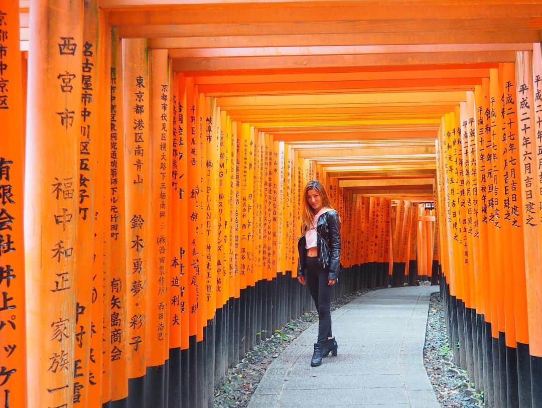 林真唯のインスタグラム：「京都♡ 先月GoToで京都へ。 人も少なくて2人だったからクイックにいろんなところへ行けてすごい良かったけど歩き疲れてヘトヘトになった2日間でした。 もっといろいろ日本の中で旅したいな。 #京都旅行 #kyototrip」